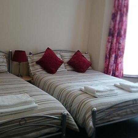 The Northbrook Hotel Ilford Bagian luar foto