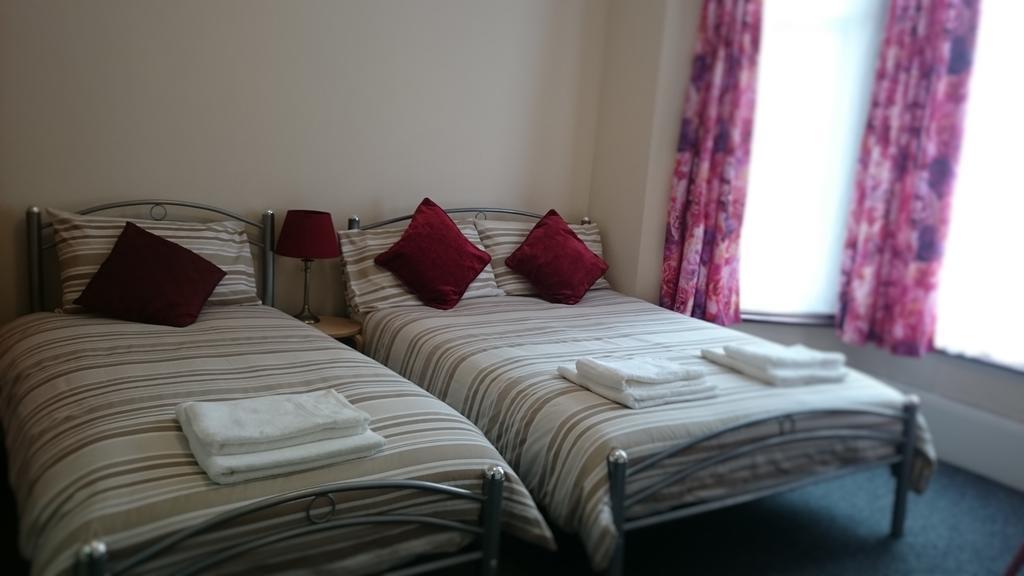 The Northbrook Hotel Ilford Bagian luar foto