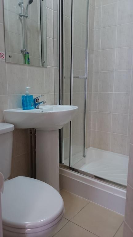 The Northbrook Hotel Ilford Bagian luar foto