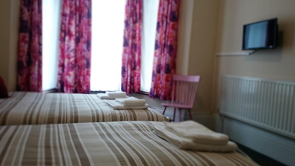 The Northbrook Hotel Ilford Bagian luar foto